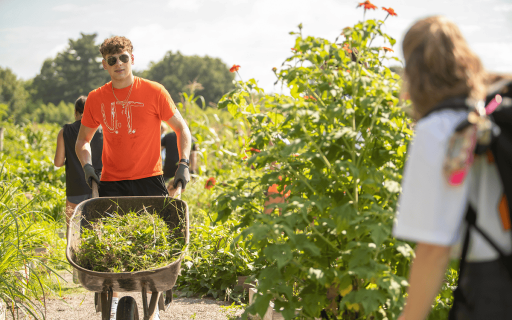 Ignite 865 participant serving in the Knoxville community.